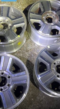17 x 7.5 Ford F150 rims (set 4) 1