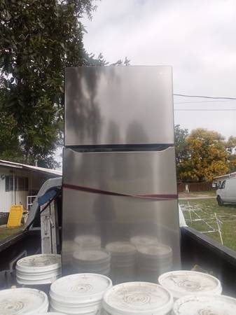 LG refrigerator stainless steel like new 1
