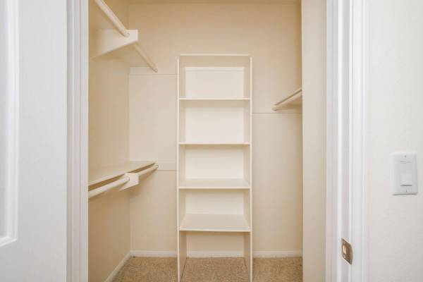 $3,229 / 3br - 1344ft2 - 💀 Oferta escalofriante 3H/2.5B – ¡Contáctate con Jessica Thornton! (17621 W. Pauline Ct., Canyon Country, CA)63812198937219120