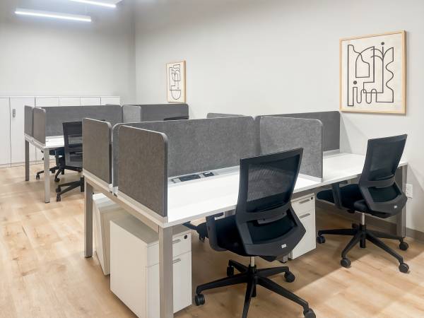Touchdown → WORK → take-off | coworking desks 1