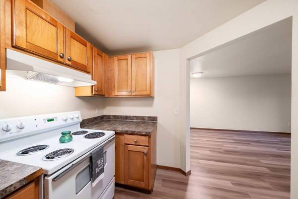 $1,619 / 2br - 740ft2 - 🏠 ¡Cerca de Tacoma Community College! 🌻 ¡Ofertas disponibles! (4209 S 30th St, Tacoma, WA)63850641823233123
