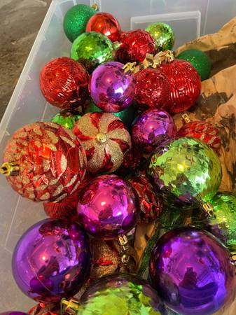 Shatter-proof Christmas ornaments 1