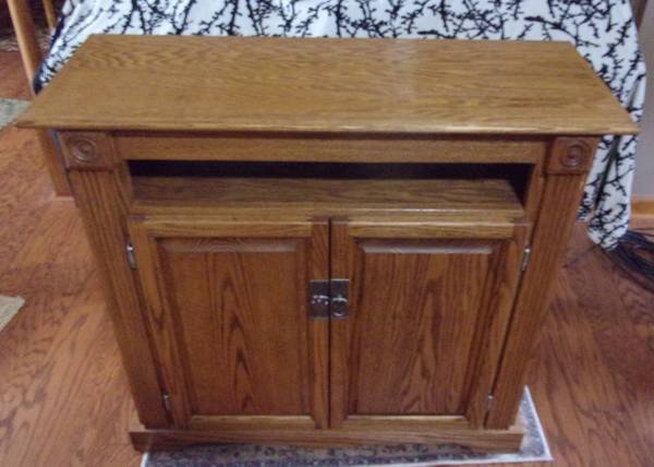 oak entertainment cabinet (new) 1