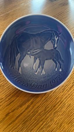 Collectors porcelain plates $14-20 each 1