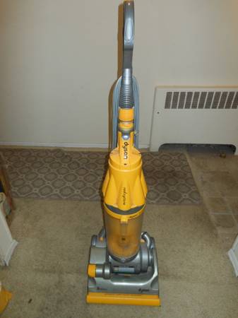 Dyson DC-07 vacuum cleaner 1