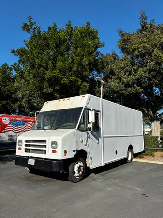 🚚 2005 Freightliner MT45 – 20,659 Original Miles – Diesel – Clean Tit 1