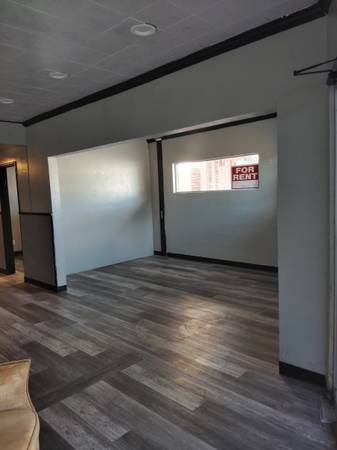 $1,300 Hair salon or office space for lease63654928764547124