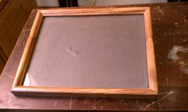 Wood 8 x 10 Picture Frame 1