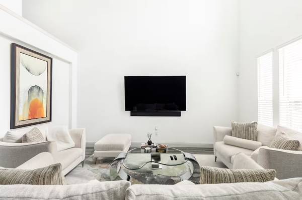 $3850.00 / 2br - 1514ft2 - MOVE IN READY |  Modern 2 BR - 3 BA Home | Fully Furnished  l Utlities63796578468609121