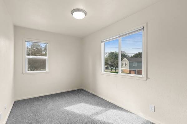 $831 / 2br - Room for rent in my home available. (Lakewood, WA)63891324505346121