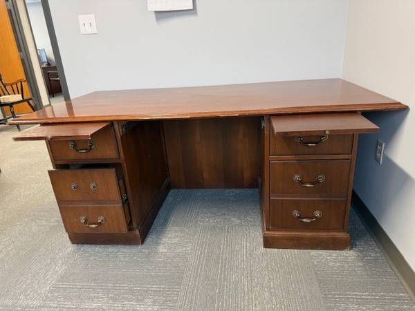 6 Foot Office Desk & Matching Bookcase 1