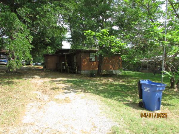 17140 Lakeview Drive 1