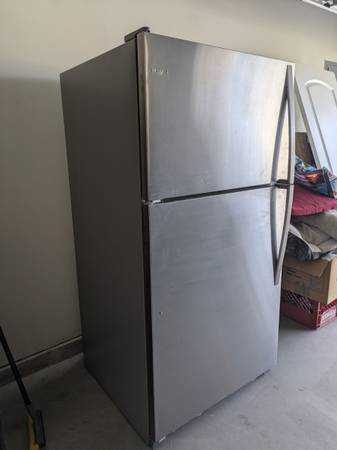 Whirlpool Top Freezer Refrigerator 1