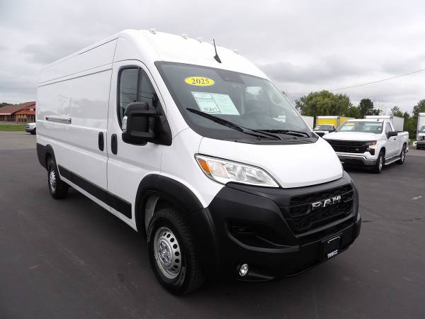 2025 RAM ProMaster 3500 - Photo 10