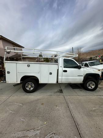 2002 Chervrolet Silverado 2500 HD Regular Cab 1