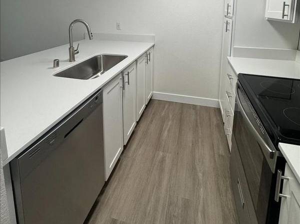 $2,112 / 2br - 922ft2 - Upgrades Throughout, Quartz Counter Tops, Dog Wash, Vaulted Ceilings63799908745475121