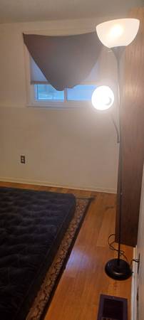 $700 Room w/ private 3/4 bathroom (Apple Vally)63990383959298123
