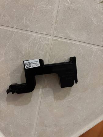 Dell Alienware R10 gpu support bracket 1