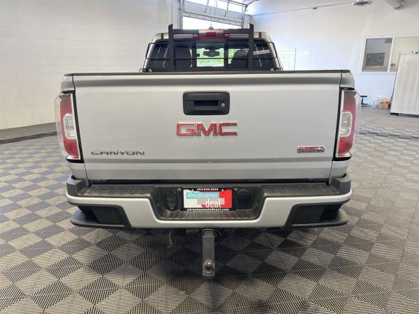2016 GMC Canyon 4x4 4WD Camioneta SLE Cabina Extendida - $18,600 (Se habla español)63438173517571124