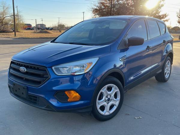 2017 Ford Escape S Low 99k.ml Great!!! 1