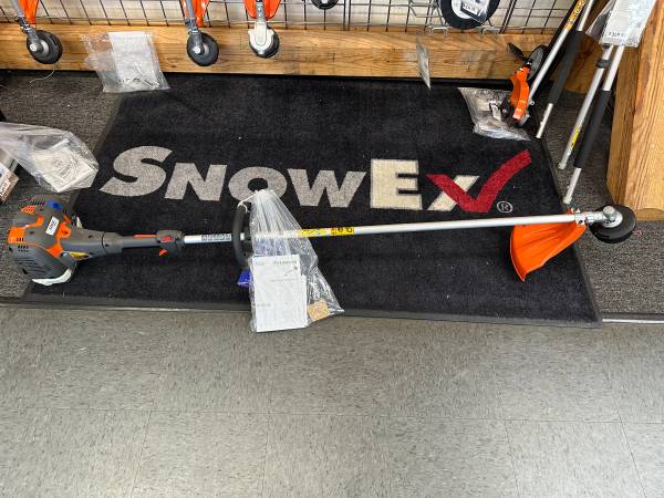 Husqvarna 525LS straight shaft trimmer 1