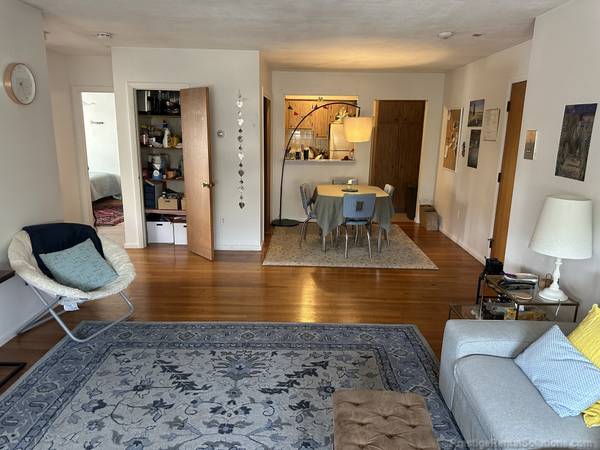 $2,700 / 2br - 2 bed with off street parking-AC-Ht/Hw incl-Laundry-Cat ok-NO FEE (Allston)63996403929474121