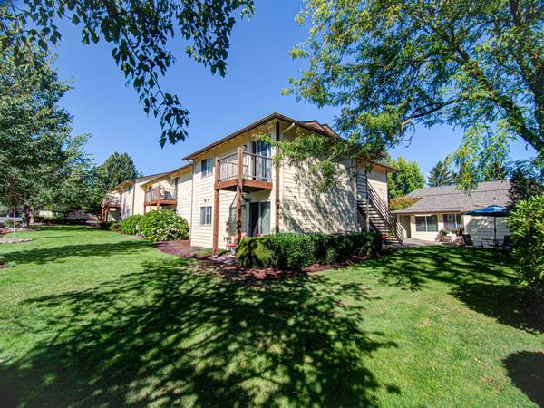$1,399 / 2br - 950ft2 - Updated on the First Floor (Salem)63660412823425120