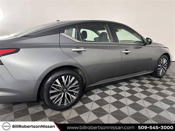 2023 Nissan Altima - - $17,999 (2023 Nissan Altima Bill Robertson Nissan)63470423932803123