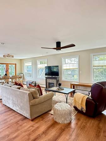 $1,800 / 3br - 1900ft2 - Well furnished 3 Bedroom & 1.5 Bathroom home just for you63931659628802121