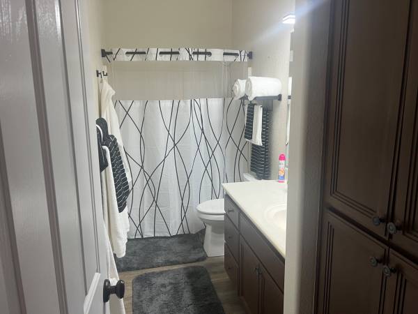 $1,600 / 4br - 2200ft2 - Share Home in San Diego Country Estates (Ramona)63819155839747124