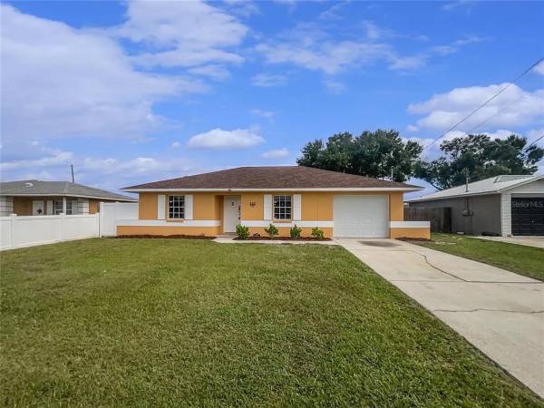 $1,100 / 3br - 1195ft2 - House for rent (Winter Haven)64149649125890120