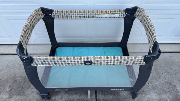 Graco Pack-n-Play 1