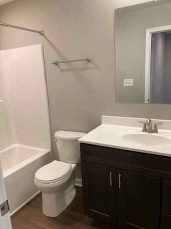 $1200.00 / 2br - 960ft2 - Duplex in Quiet and Convenient Area, Lawncare and Appliances Provided63801883167619124