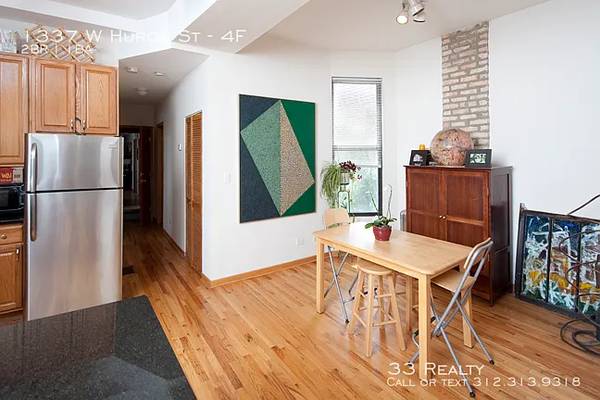 $2,285 / 2br - 1200ft2 - Spacious 2BR / 1BA Sublet in Noble Squar — Available Nov 1 — $2,285/mo (Noble Square)63960148622467122