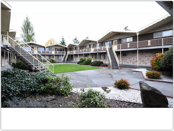 $1,750 / 2br - Don't miss out! Incredible move in deal on this 2 bed 1 bath! (Shoreline)63688586628483120