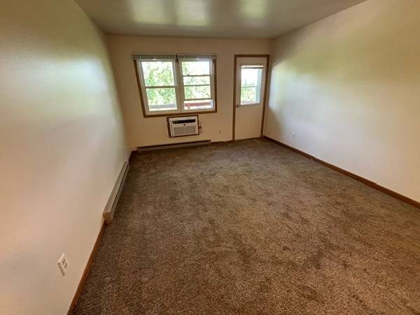 $625 / 2br - 750ft2 - 200 E. Krych St. #11 - 2 Bedroom / 1 Bathroom - Available NOW (Thorp, WI)63845959873155121
