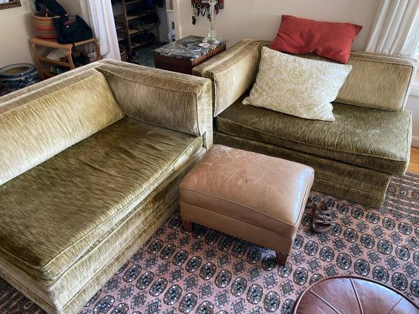 Nice old couch (2 pieces) 1