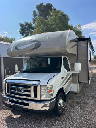 ♥ 2014 Thor Four Winds 31E Class C Motorhome 29k Miles Leveling Jacks! 1