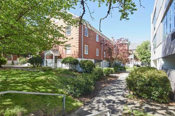 $1,305 / 2br - 512ft2 - Common area WiFi available, Onsite coin operated laundry facility63831251722753120