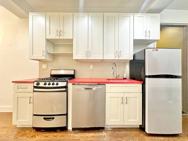 $3,000 / 2br - 🎉Spacious 2 bed 1 bath apt. Rooms on opposite ends🎉 (Bedstuy)63816625509249121
