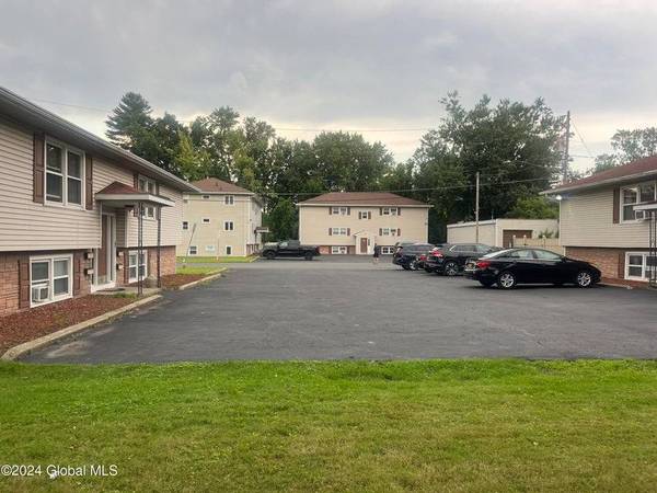 IDEAL & CONVENIENT LOCATION! 1 BR APT IN PRIVATE COMMUNITY NR HOSPITAL 1