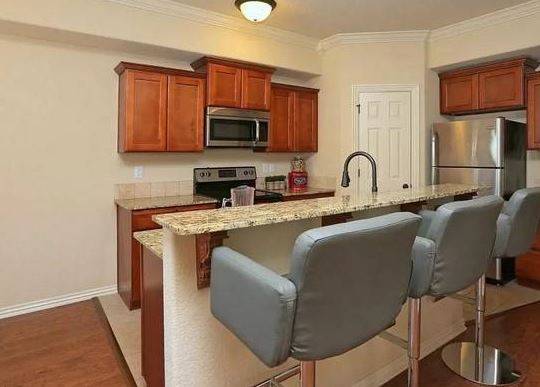$600 #Habitación Principal Amplia con Baño Privado# (Englewood)63689844419331121