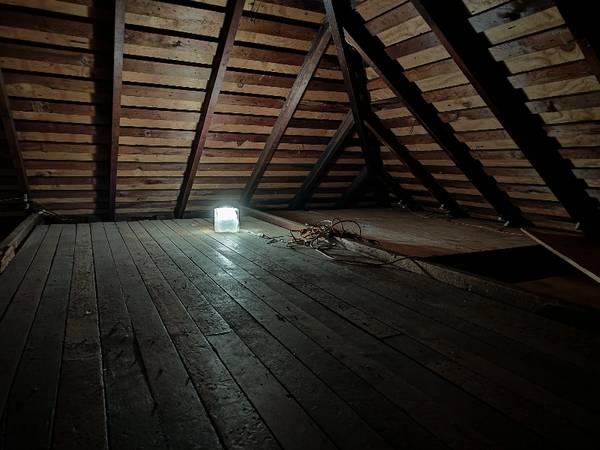 $1400.00 / 1br - 230ft2 - Garage loft63857622818051121