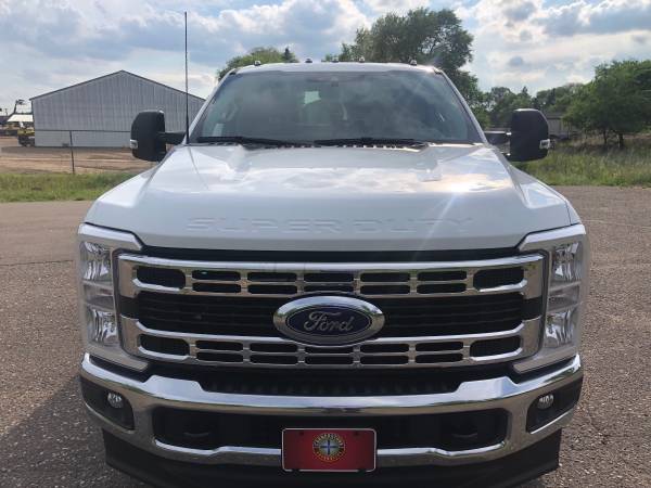 2025 Ford F350 DRW 6.7 - Photo 2