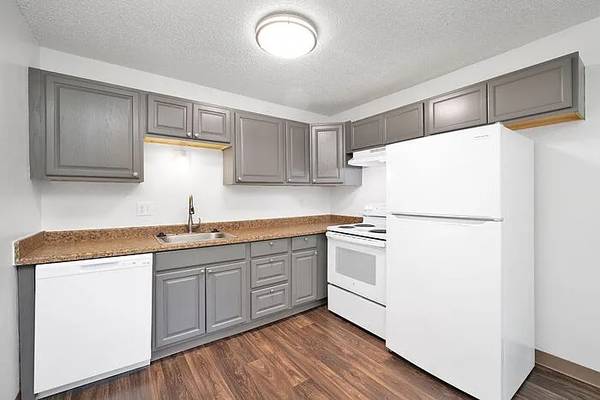 $920 / 2br - 770ft2 - 🏡 Casa de 2 habitaciones: ¡PRIMER MES GRATIS + TV de pantalla plana de 55"! (Portland, OR)64038877264642121