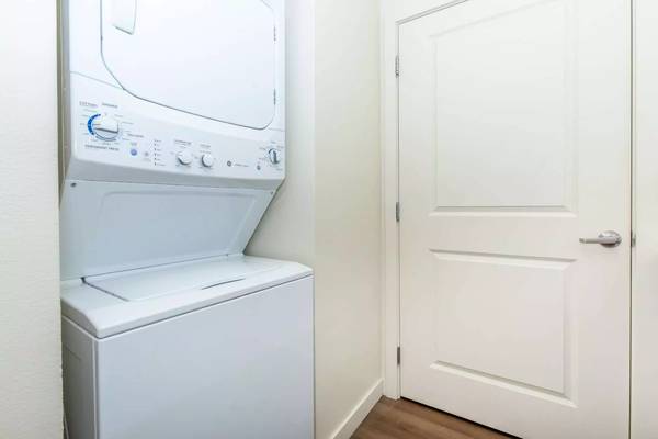 $1,725 / 1br - 600ft2 - Nestled in Comfort: Your Search Ends Here! (Shoreline)63808131177089124