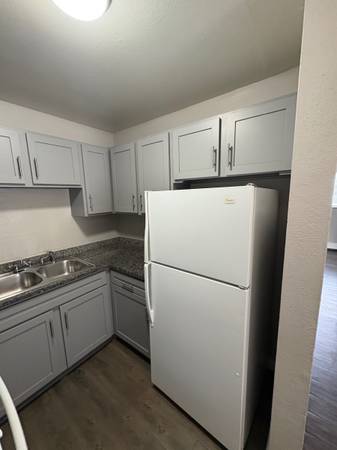 $1,300 / 2br - 850ft2 - 2 Dormitorios Disponibles Ahora - ¡Listo para Mudarse! Unidad Disponible en Planta Baja (Colorado Springs)63687067371651121