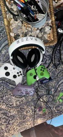 Xbox One X 1 TB - $330 (Westlake)62972002608641123