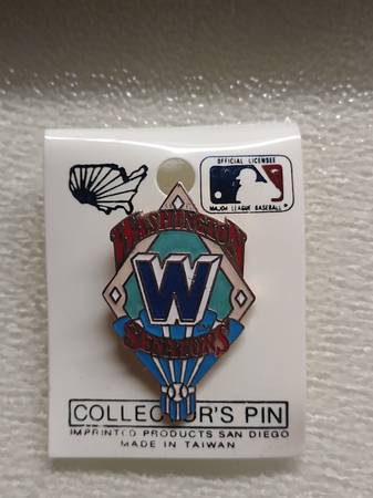 Vintage Washington Senators Collector's Pin / Mint Cond / Discount 1