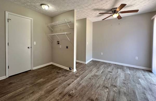 $1,718 / 3br - 1500ft2 - ✨ Spacious 3BR | 2.5BA Trilevel Townhouse at Lakeland Hills – Availabl (Jefferson City)63815667368193124